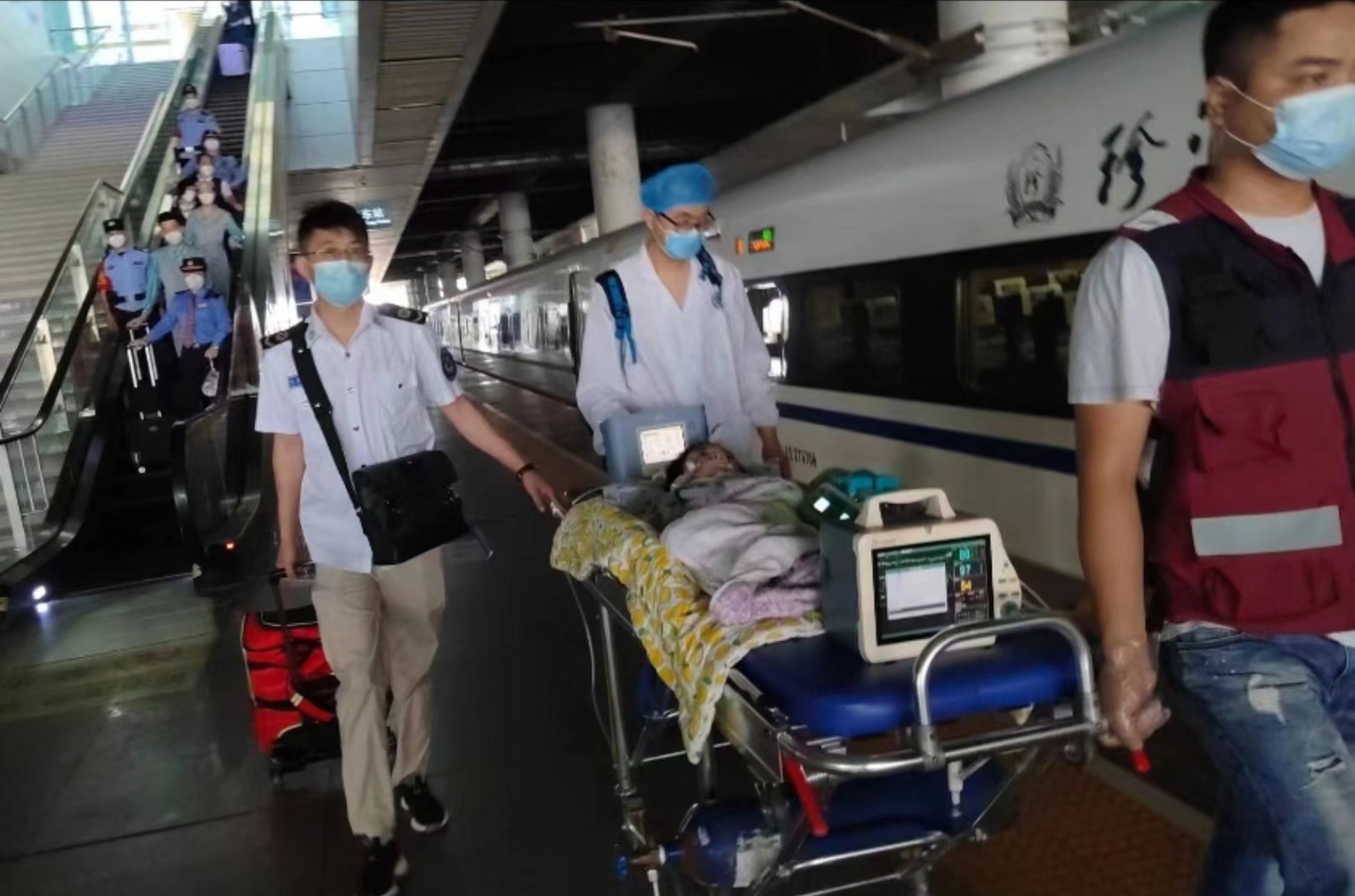 温宿县高铁转运公司